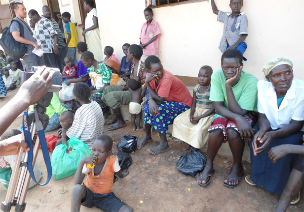 Some of the parents and small children at Aromowanglobo Primary School