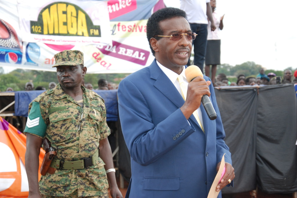 Muhwezi Decampaigns Amama, Besigye in Acholi