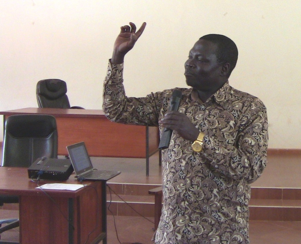 Pader Cao Denies Claims that Money for Payment for Health Workers has been in a Fix Account