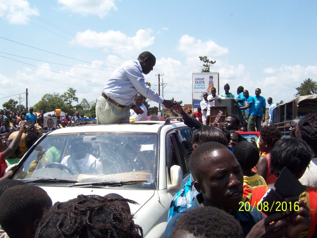I will fight and push Off Museveni, Besigye Tells Gulu Residents