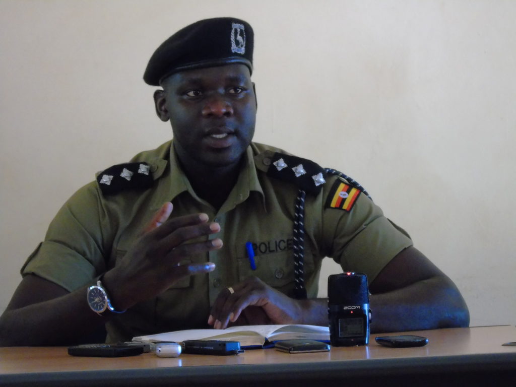 Nurse Poses As Police Commissioner, Cons Pader Cops