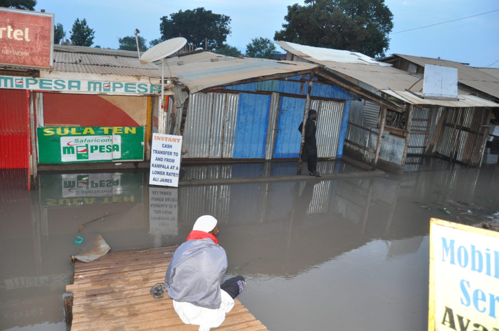 Hundreds Displaced in Elegu Border Market As River Bursts Bank